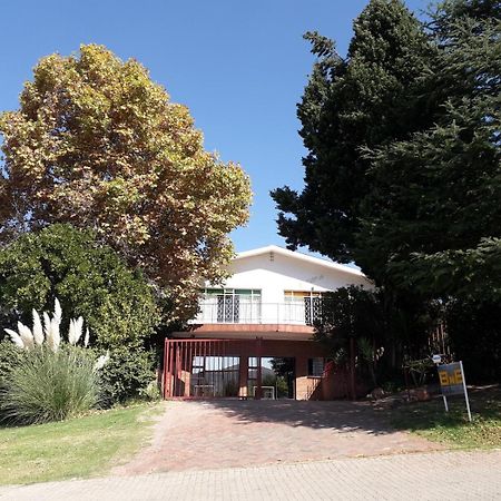 Aandrus Bnb Kestell Esterno foto